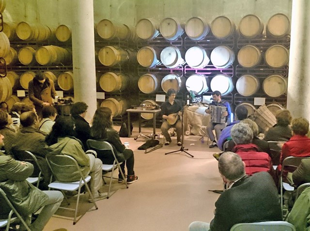 Concierto sala de barricas museo del vino